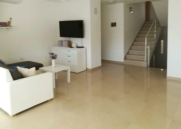 Ana Marija 아파트 Savar