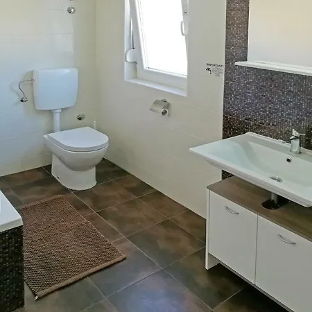 アパート Ana Marija Savar