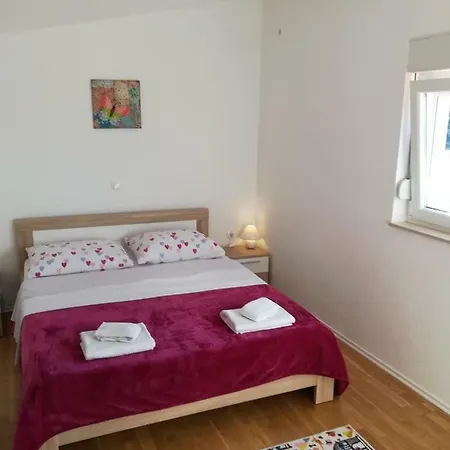 アパート Ana Marija