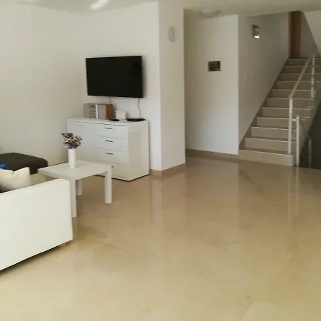 Ana Marija Apartman Savar