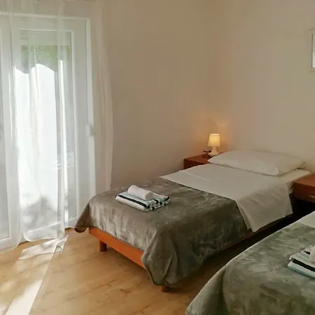 Ana Marija アパート